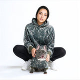 Hunde-Hoodie aus Betonholz – Holz